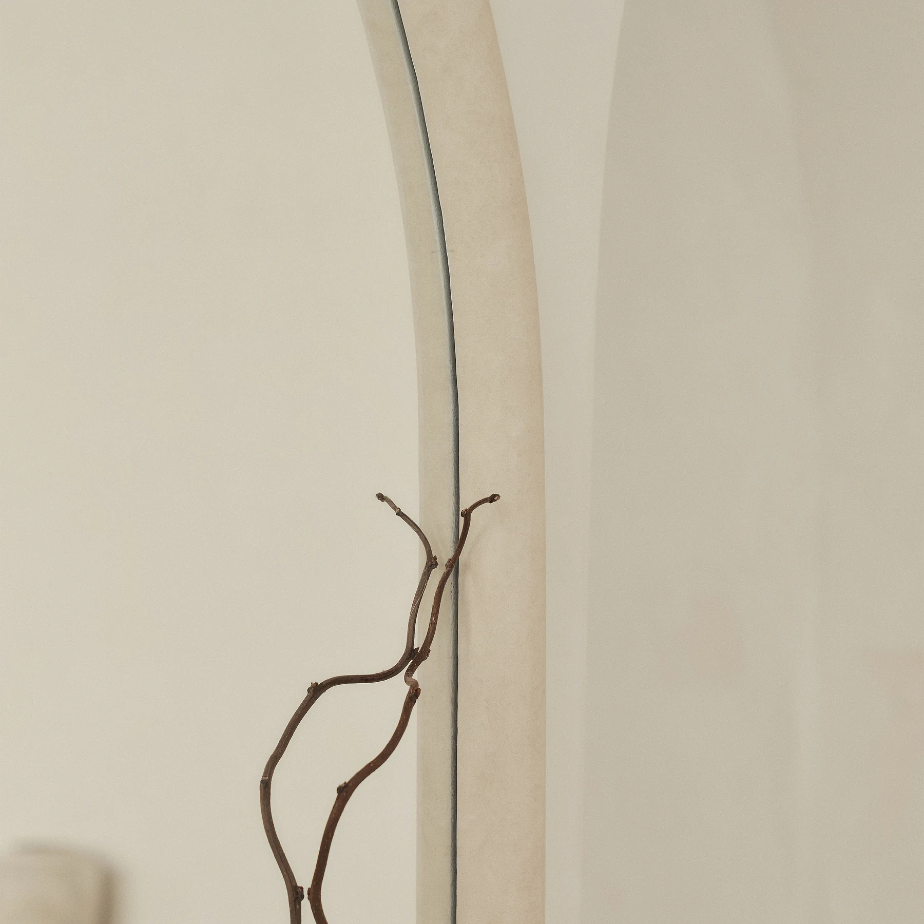 Espejo de Cuerpo Entero Extra Grande con Marco de Hormigón en Arco — 190x100 cm Liquidación